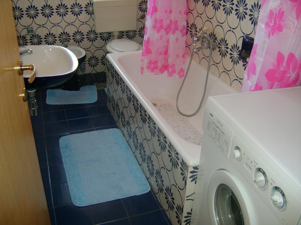 Apartment For Holidays In Pula Pokoj fotografie
